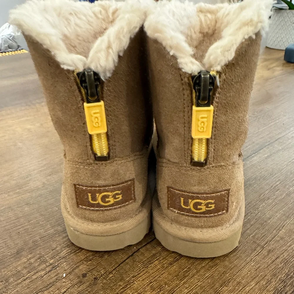UGG cozy kids